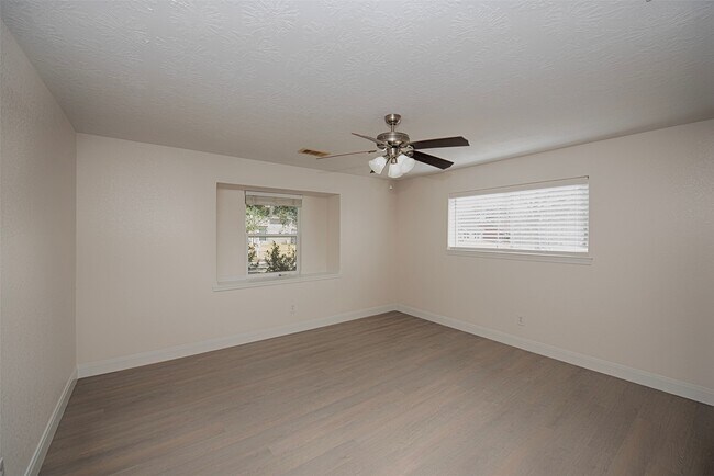 Building Photo - 11406 Sagewind Dr