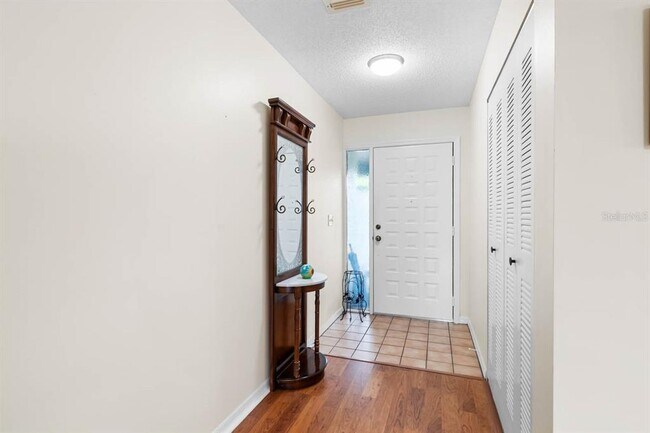 Building Photo - 1415 Langley Dr