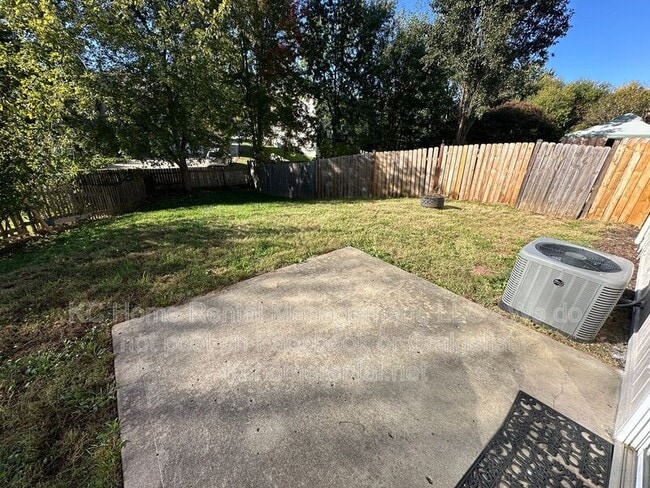 Building Photo - 766 Spring Cir