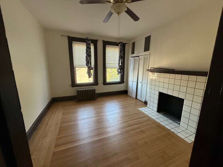 Building Photo - 433 Herschel St