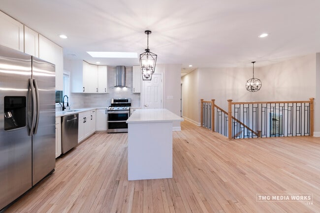 Building Photo - 24331 Davids Ct