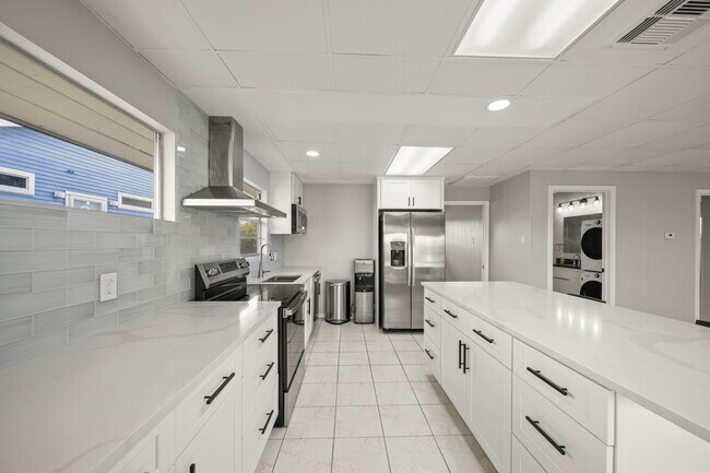 Building Photo - 1031 Star Dr