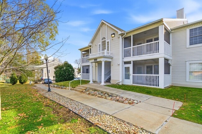 Primary Photo - 2233 S Main St