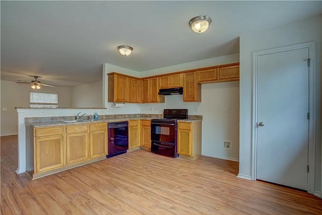 Building Photo - Beautiful Brick Home in Great School Distr...