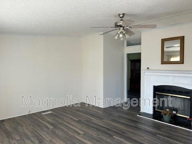 Building Photo - 156 Daffodil Dr