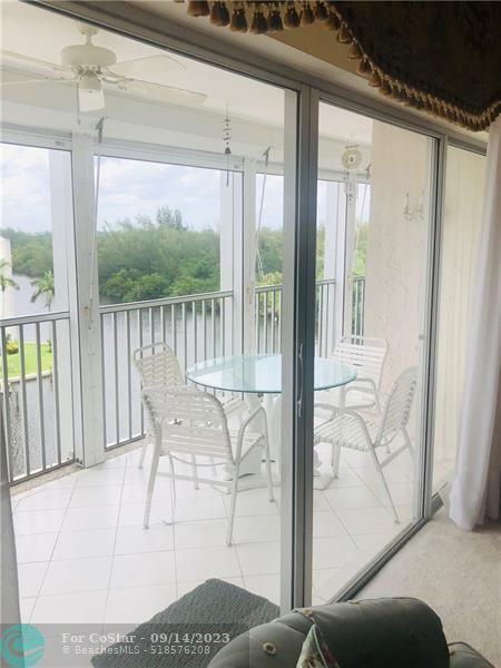 Building Photo - 1523 E Hillsboro Blvd