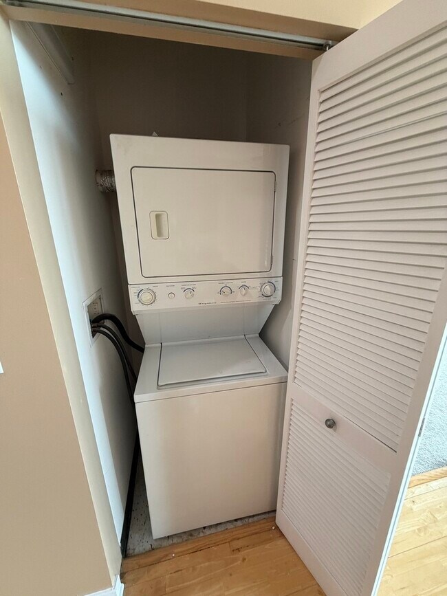 Building Photo - 1600 S Indiana Ave