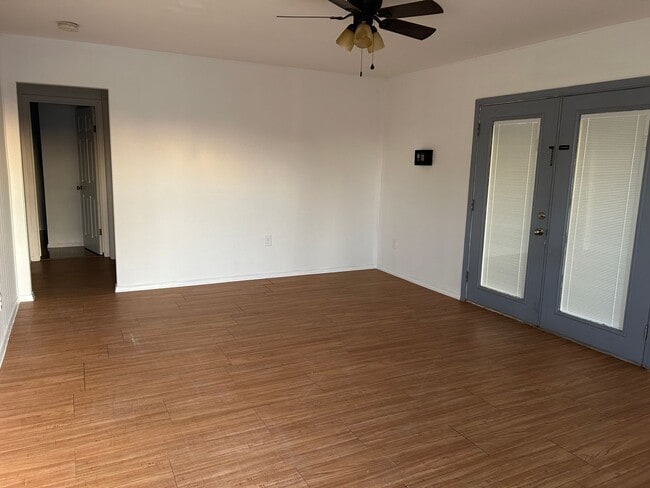 Building Photo - Easy Keeper