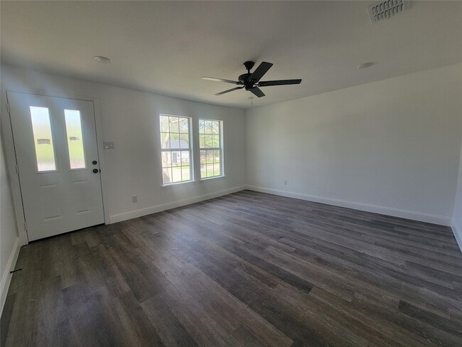 Building Photo - 3024 N Crump St