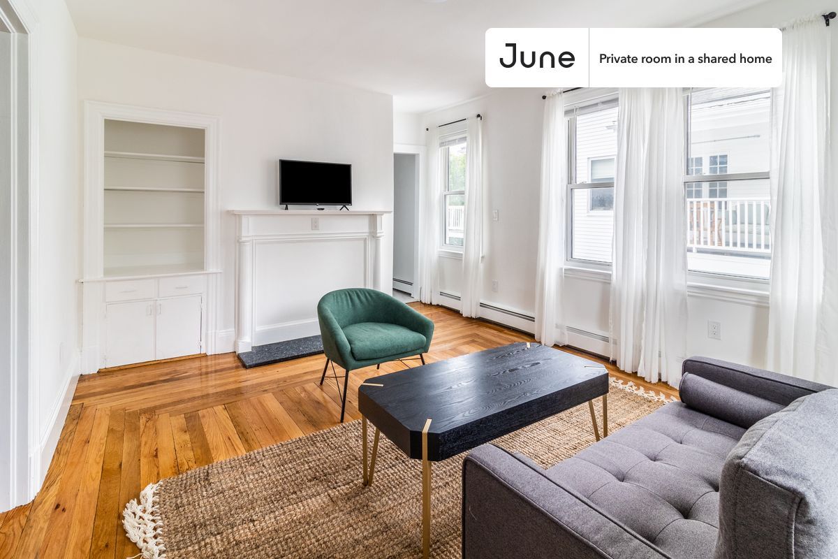 Building Photo - Room in Shared 7 bed/2 bath home