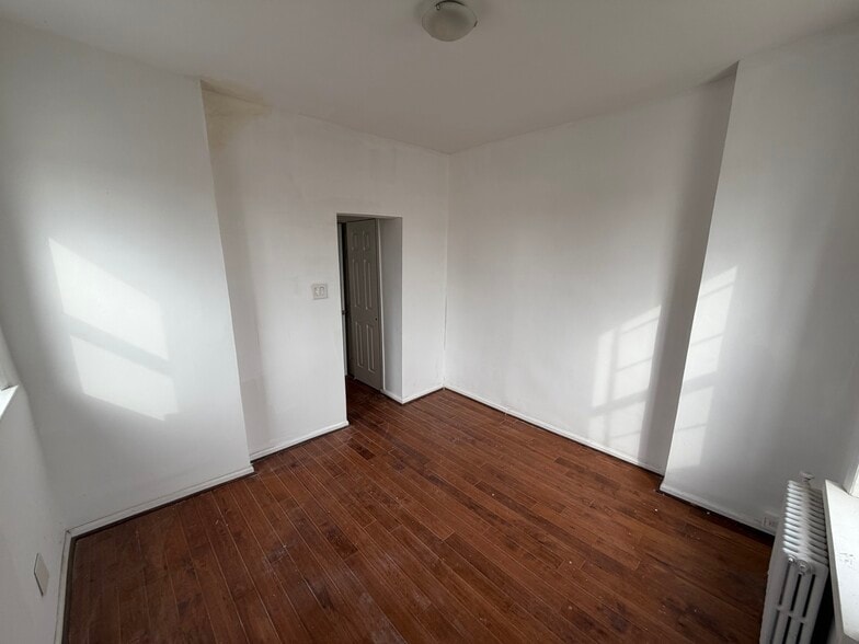 Building Photo - 187 Hopkins Ave