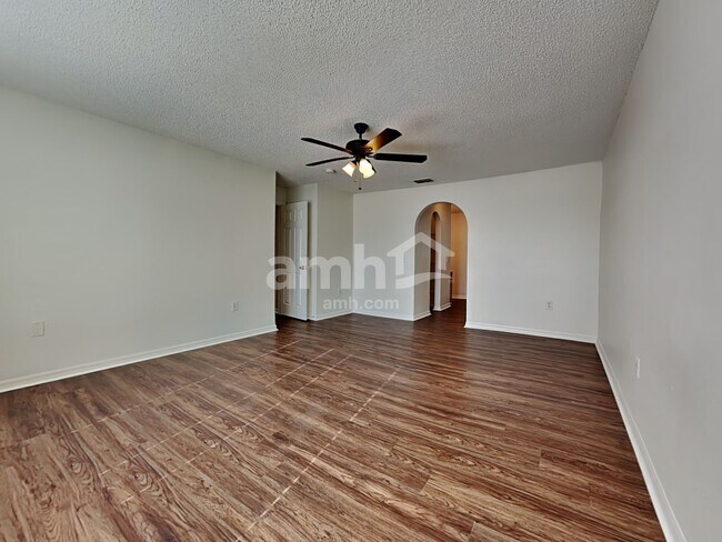 Building Photo - 7147 High Bluff Rd