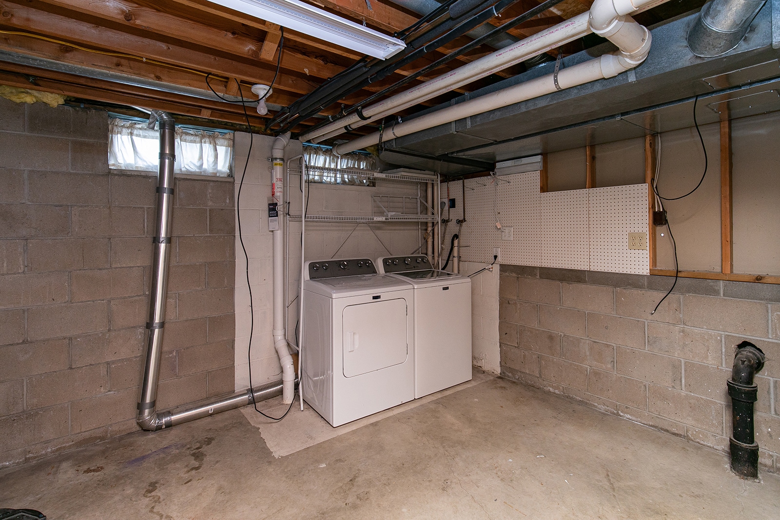 washer/dryer included - 1101 SE Chaparal Dr