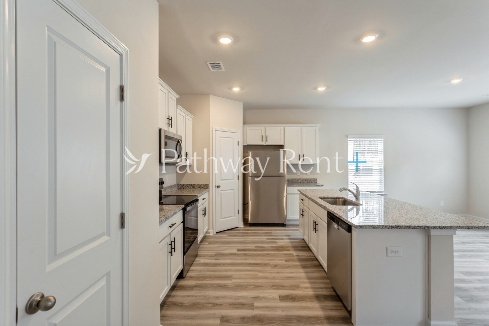 Building Photo - 648 Mackenzie Cv