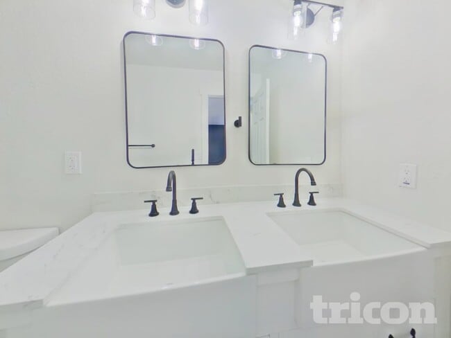 Building Photo - 1141 Cardinal Ave