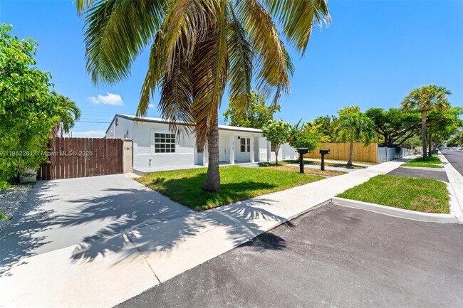 Building Photo - 3155 SW 27th Ln