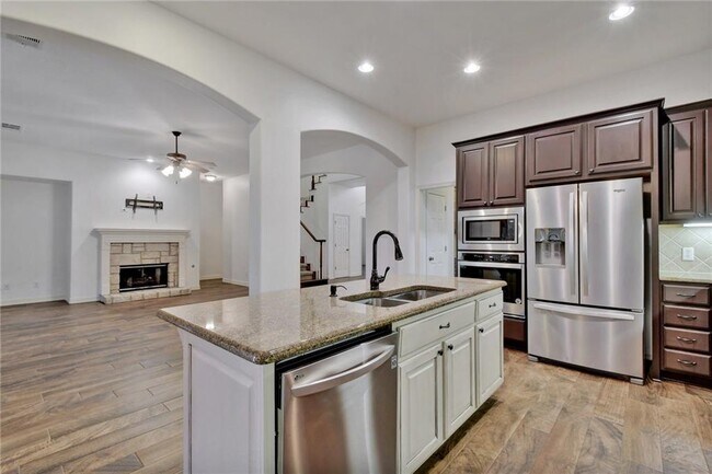 Building Photo - 2814 Cool River Loop