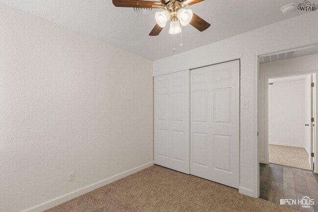 Building Photo - 4717 Bonny Dr