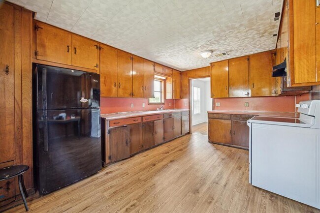Building Photo - 2504 Oakcliff St