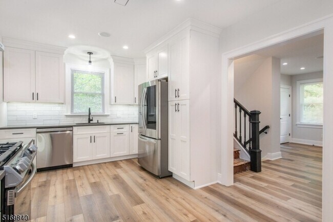 Building Photo - 31-37 Oak Grove Rd