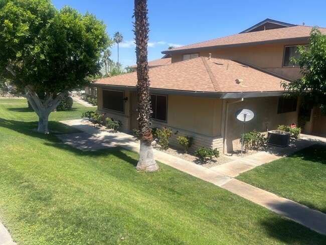Building Photo - Beautiful 2 Bedroom UPGRADED condo for rent!