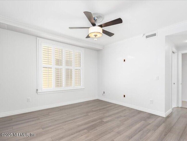 Building Photo - 1415 1st St N