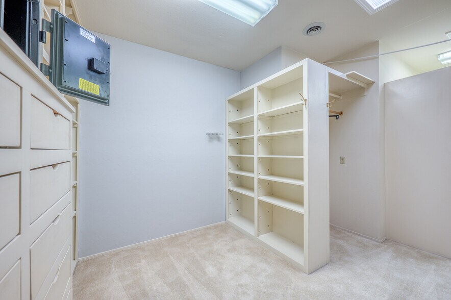 Building Photo - 2611 N Kentucky Ave