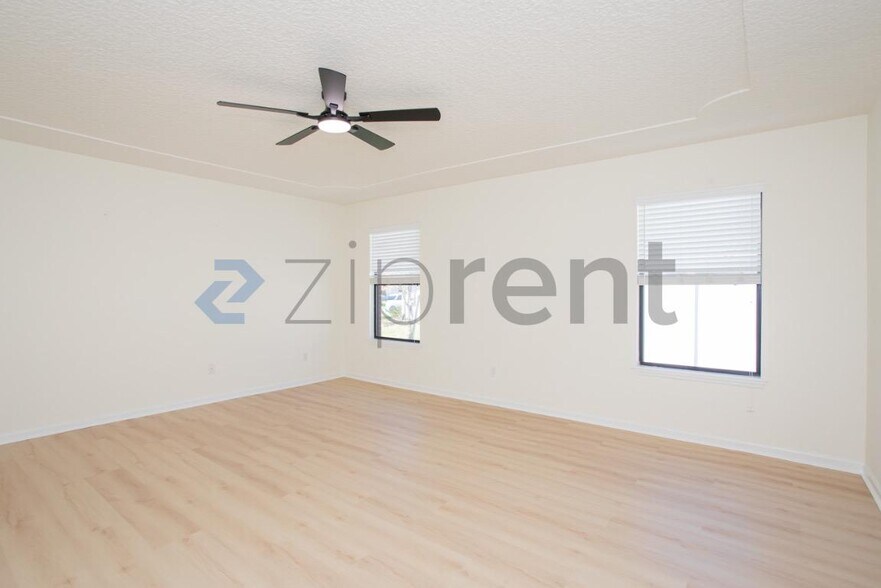 Building Photo - 10721 Long Cove Ct