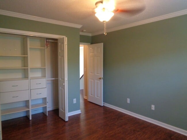Building Photo - Meadowlark Downs Area-Rental