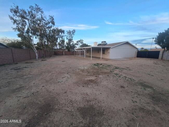 Building Photo - 2839 E Altadena Ave