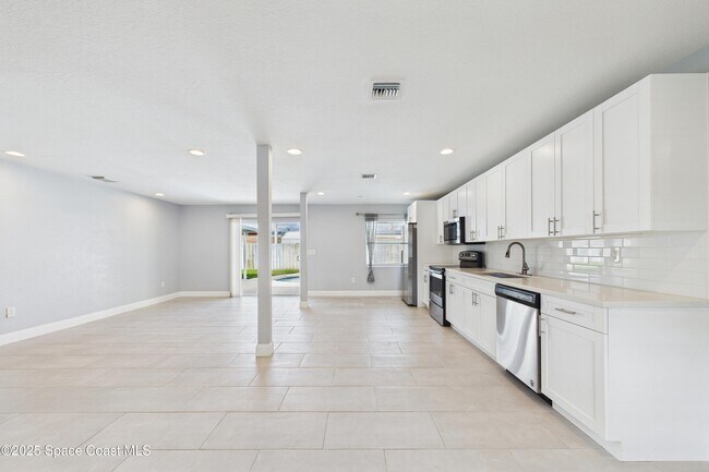 Building Photo - 1500 Dorsal St