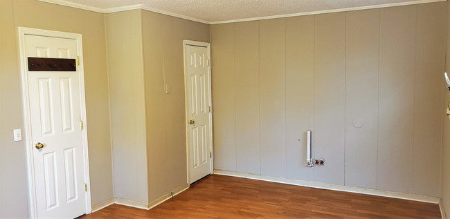 Building Photo - Willow Run Apartments