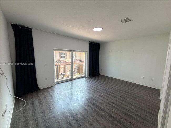 Building Photo - 2370 SW 18th Ave