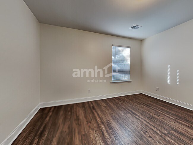 Building Photo - 1809 Produce Ln