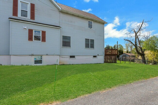 Building Photo - 22 Firth St