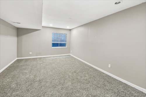 Building Photo - 9854 Kenton Cir