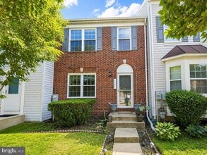 Building Photo - 3315 Hollow Ct