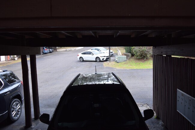 Building Photo - 410 Westwood Dr