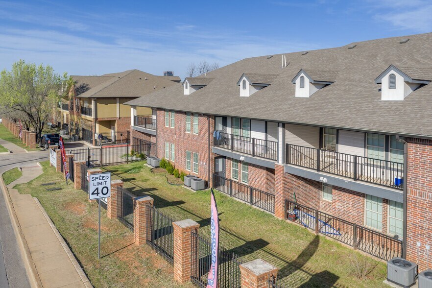 Building Photo - 3720 N Pennsylvania Ave