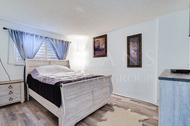 Building Photo - Fully Furnished 1BR/1BA Condo – Riverfront...