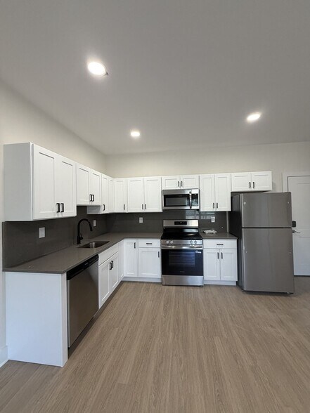 Building Photo - Ashwood Commons
