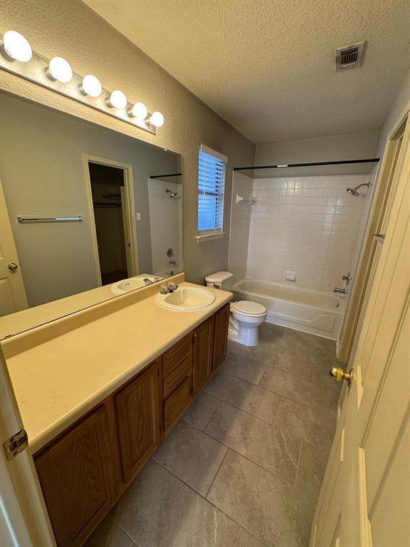 Building Photo - 8901 Vigen Cir