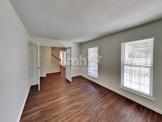 Building Photo - 1606 Harrison Way