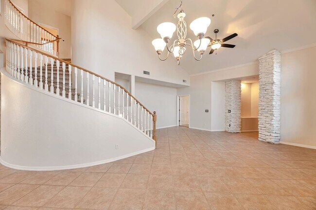 Building Photo - Stunning Mountain Views! Four Bed Home In East Scottsdale!