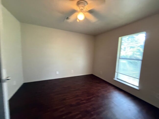 Building Photo - 504 Highland Dr