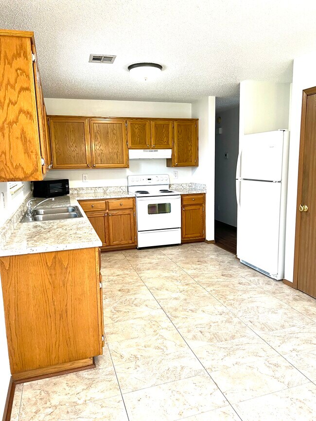 Kitchen - 1403 SE O St