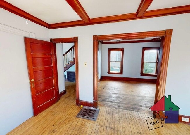 Building Photo - 36 Buell St