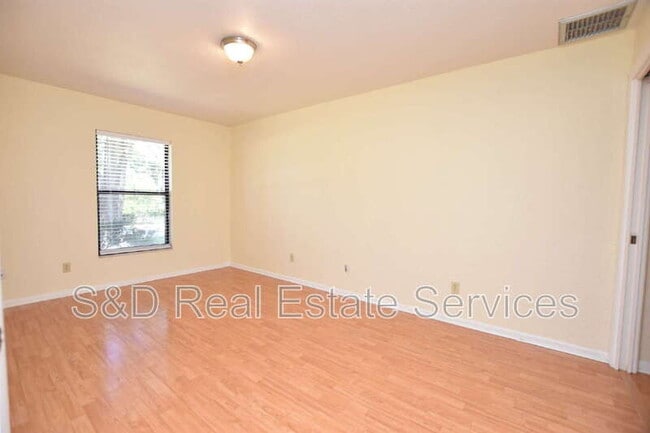 Building Photo - 1715 High Point Dr