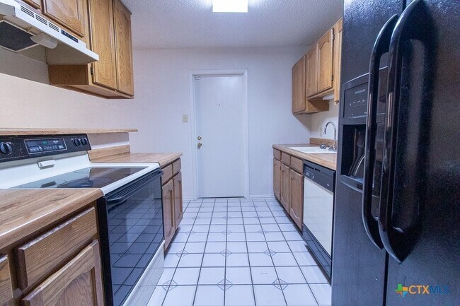 Building Photo - 2018 Newton Dr