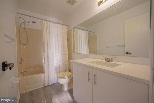 Building Photo - 3102B Limestone Way